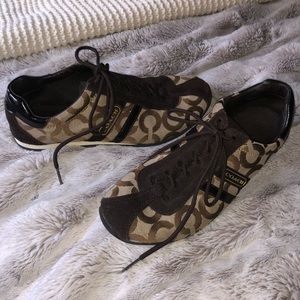 VINTAGE COACH SNEAKERS